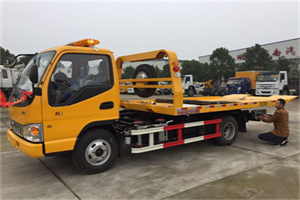 铁西区哪里有拖车服务