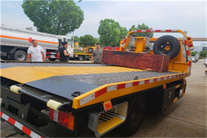 铁西区附近拖车电话号码服务